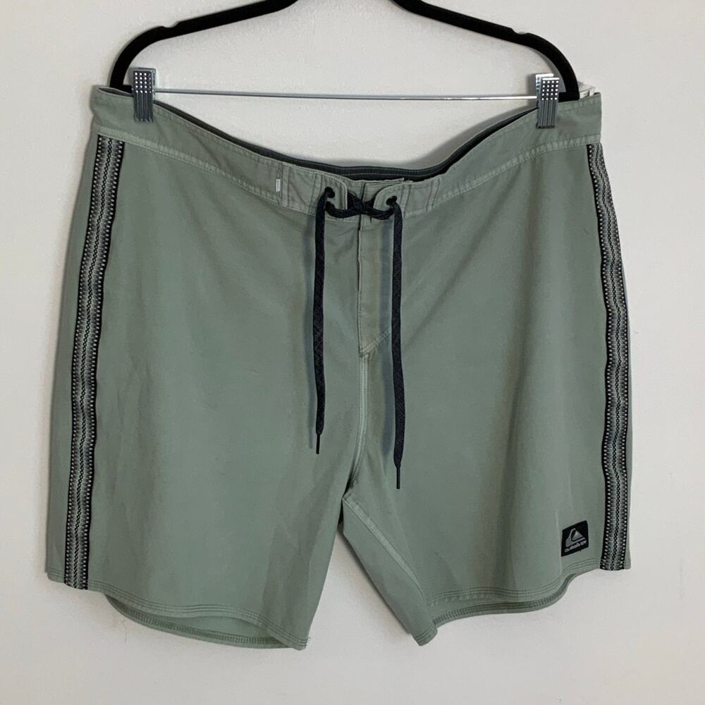 Quicksilver Highline Board Shorts size 38